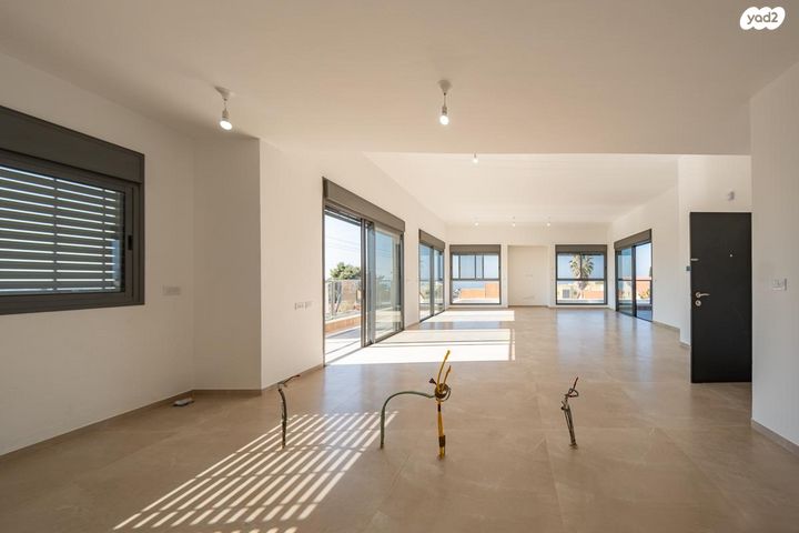 גג/ פנטהאוז, הכובשים 97, מושבה מרכז, זכרון יעקב