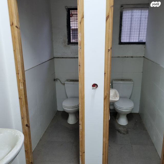 מבני תעשיה, המרכבה 25, אזור תעשיה ב, חולון