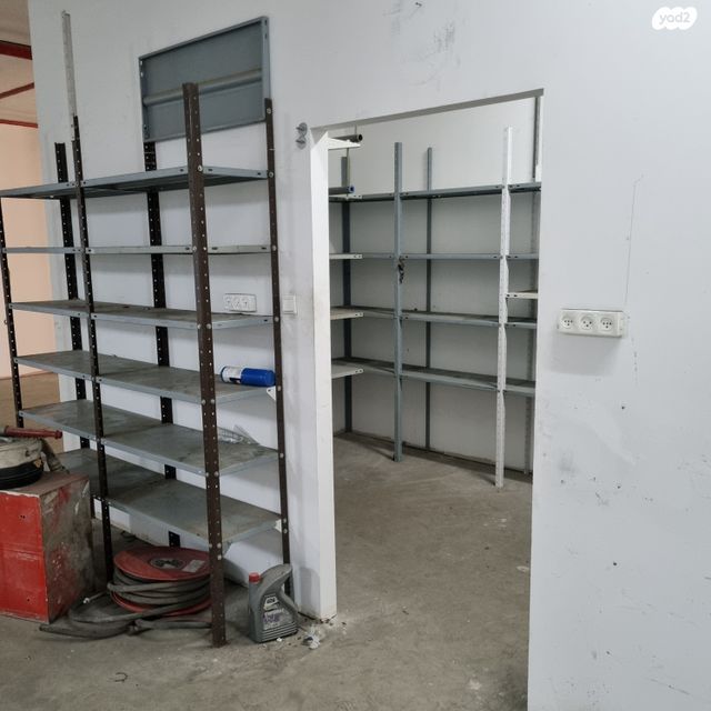 מבני תעשיה, המרכבה 25, אזור תעשיה ב, חולון