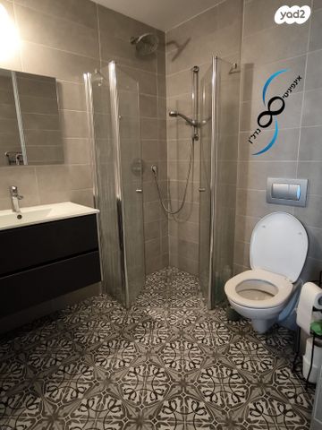 דירה, אריק איינשטיין, דרום חדש, פארק הים, בת ים