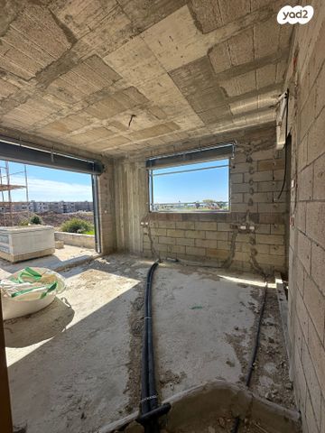 דו משפחתי, פרג, נווה הפרחים, עתלית