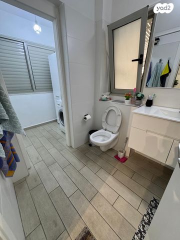 דירת גן, יורם ורון, אפרידר, אשקלון