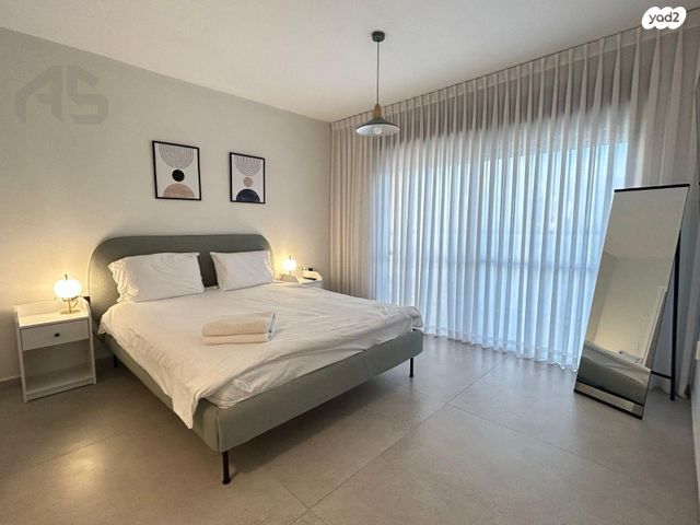 גג/ פנטהאוז, בת ים