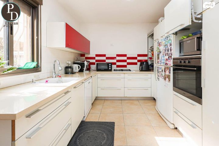 דירת גן, כפר יונה