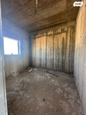 דו משפחתי, פרג, נווה הפרחים, עתלית