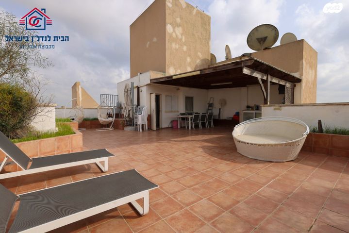 גג/ פנטהאוז, יהושע רבינוביץ, בן גוריון, חולון