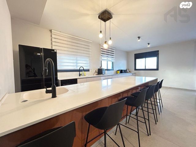 גג/ פנטהאוז, בת ים