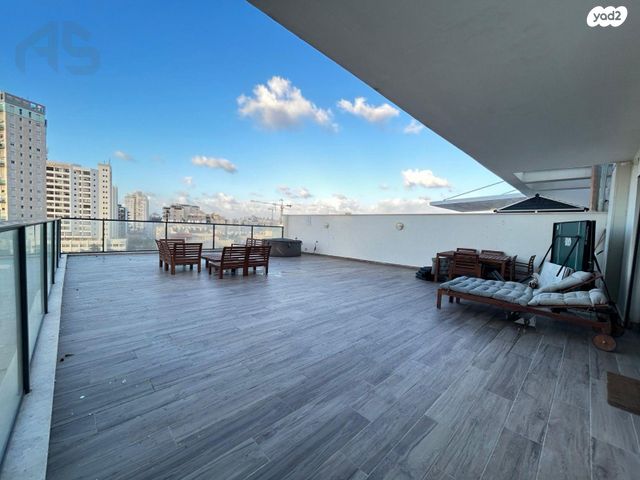 גג/ פנטהאוז