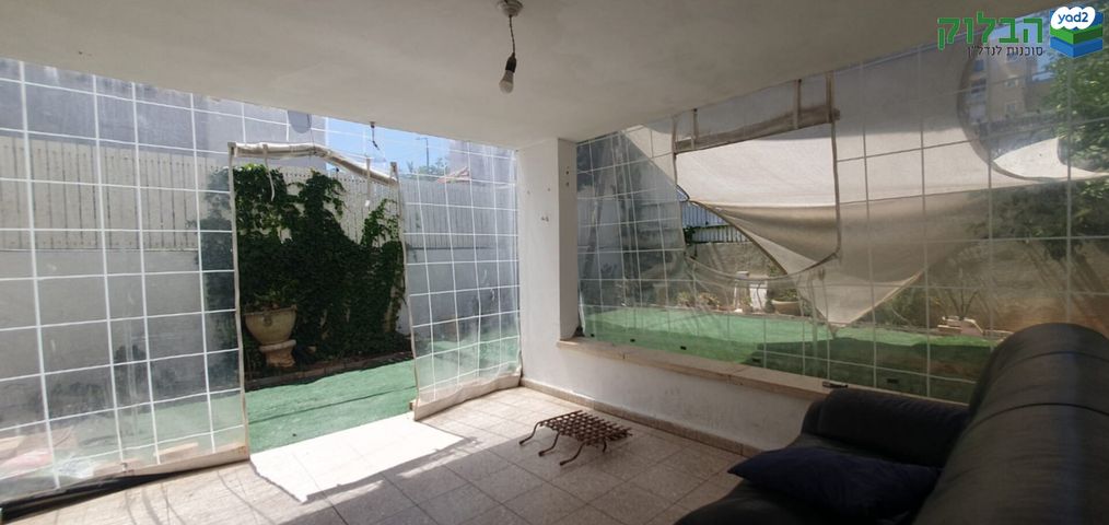 דו משפחתי, ראשונים, ראשון לציון