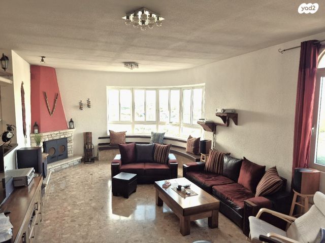 דו משפחתי, שערי תקווה