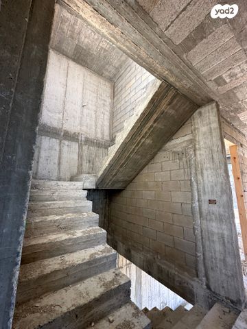 דו משפחתי, פרג, נווה הפרחים, עתלית