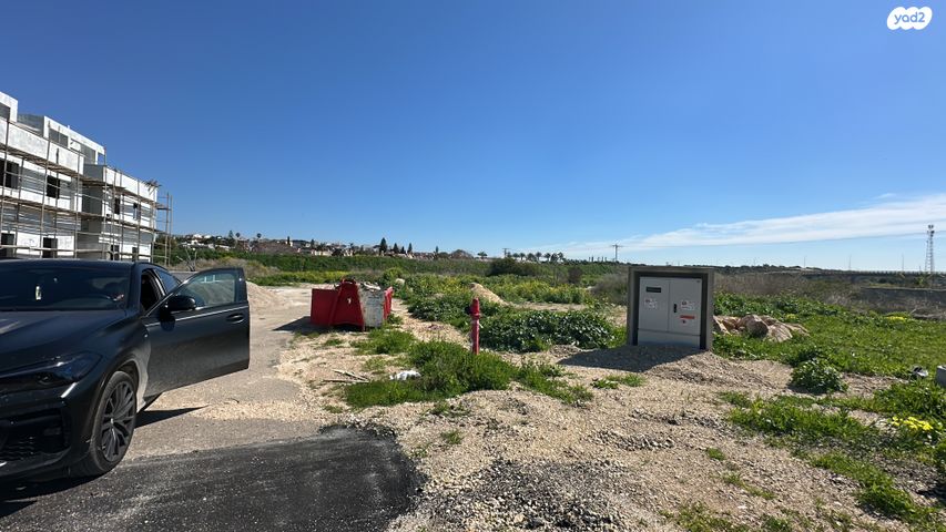 מגרשים, הצבעוני 33, נווה הפרחים, עתלית