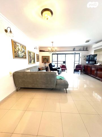 דו משפחתי, חטיבת אלכסנדרוני, קרית ויצמן, רעננה