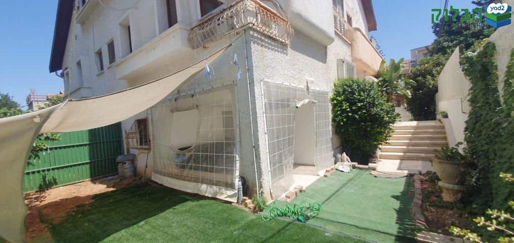 דו משפחתי, ראשונים, ראשון לציון