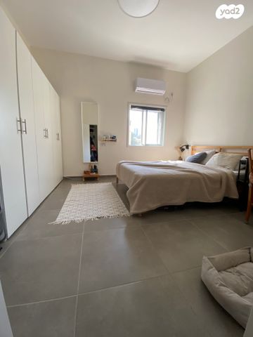 דירה, דליה, הל"ה, גבעתיים