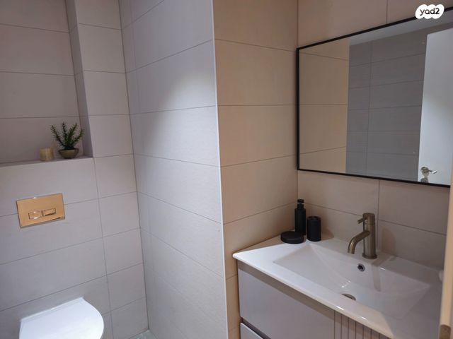 דירה, רש"י, נחלת גנים, רמת גן