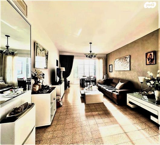 דירה, שדרות ז'בוטינסקי 8, מרכז העיר דרום, נתניה