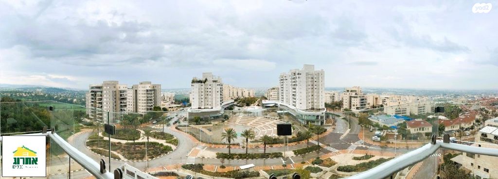 דירה, צור יצחק