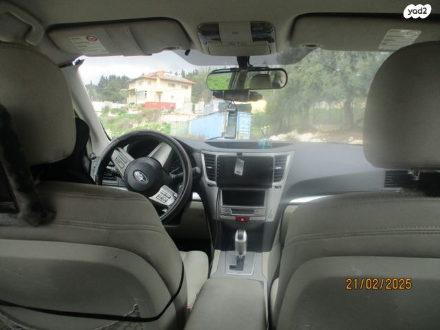 סובארו B4/לגאסי