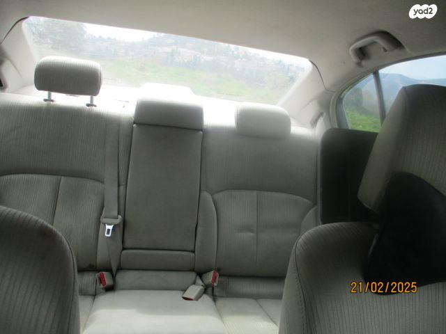 סובארו B4/לגאסי