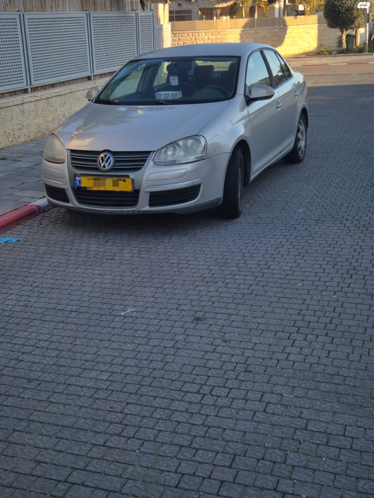 מודעת רכב פולקסווגן ג'טה 