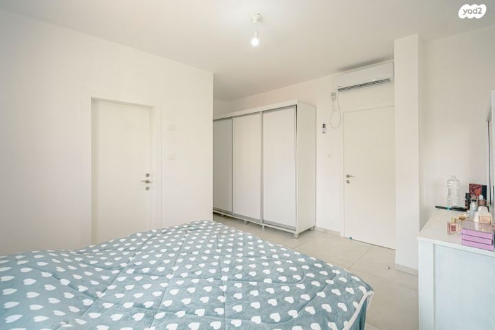 דירה, אלון, החורש, חריש