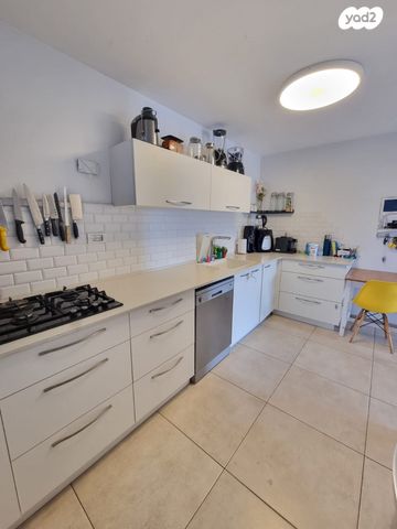 דירה, קרית ויצמן, רעננה