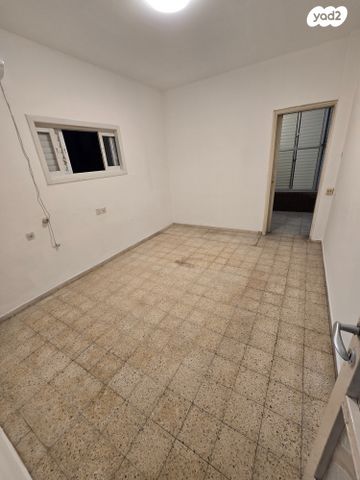 דירה, אביגיל, חרוזים, רמת גן