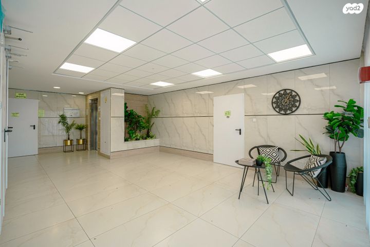 דירה, אלון, החורש, חריש