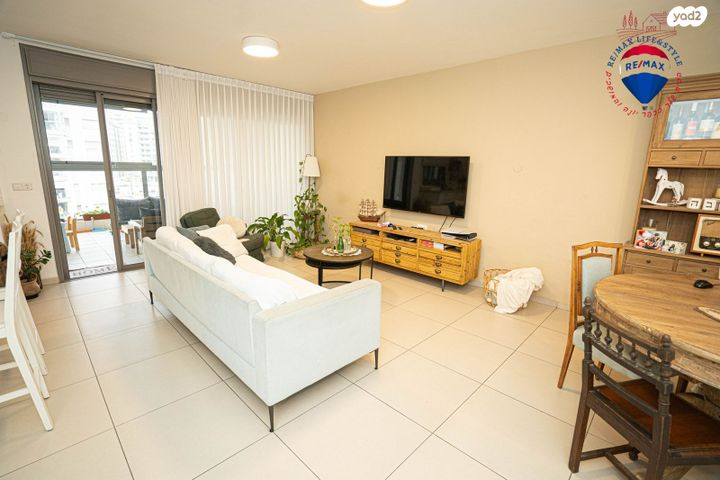 דירה, כפר יונה