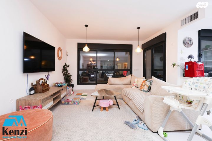 שייקה אופיר 