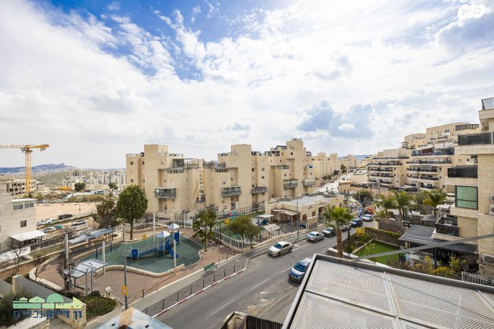 דירה, יעקב אבן חן, חומת שמואל, הר חומה, ירושלים