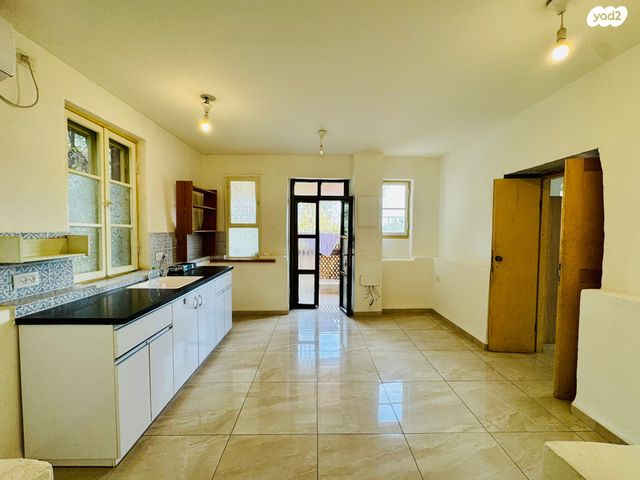 בית פרטי/ קוטג', דוד שו"ב, ראש פינה