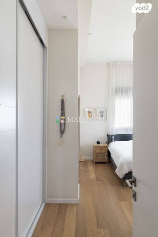 גג/ פנטהאוז, שמשון זליג, האירוס, ראשון לציון