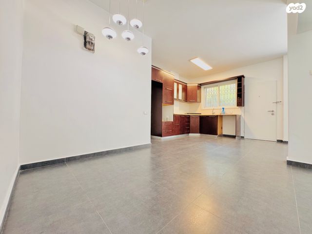 דירת גן, גולומב 51, מרכז, קרית עבודה, חולון