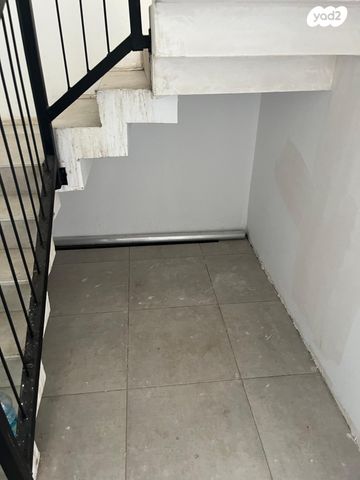 גג/ פנטהאוז, ישראל בן ציון, דרום מערב ותיק, בת ים