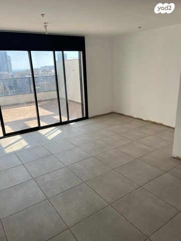 גג/ פנטהאוז, ישראל בן ציון, דרום מערב ותיק, בת ים