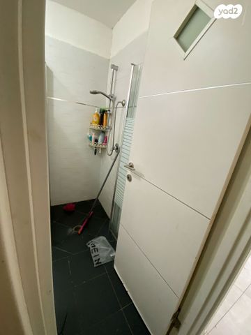 דירה, משה שרת, הארזים, אופקים