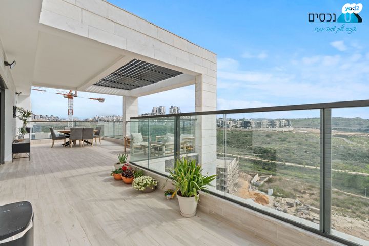 גג/ פנטהאוז, לוי אשכול, מורשת, מודיעין מכבים רעות