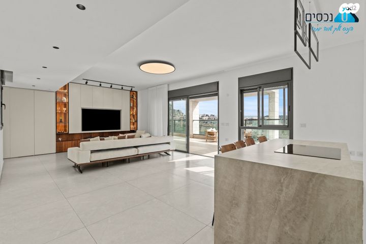 גג/ פנטהאוז, לוי אשכול, מורשת, מודיעין מכבים רעות