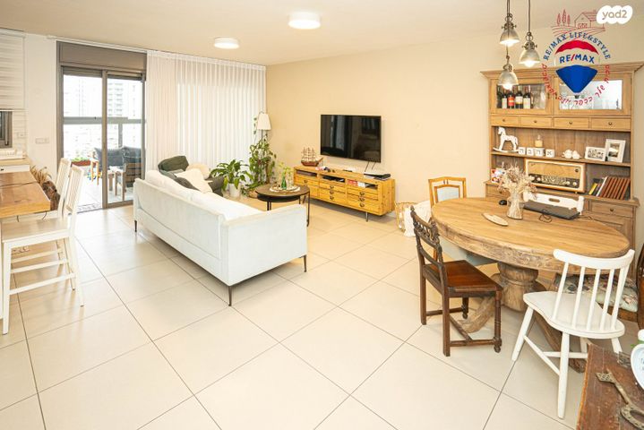 דירה, כפר יונה