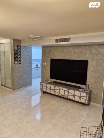 דירה, ארלוזורוב, נווה עובד, יהוד מונוסון