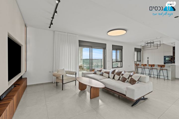 גג/ פנטהאוז, לוי אשכול, מורשת, מודיעין מכבים רעות