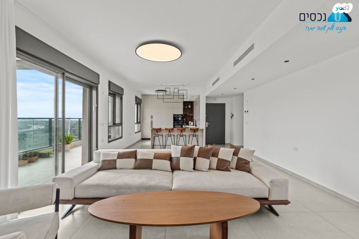 גג/ פנטהאוז, לוי אשכול, מורשת, מודיעין מכבים רעות