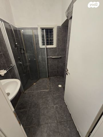 דירה, אביגיל, חרוזים, רמת גן