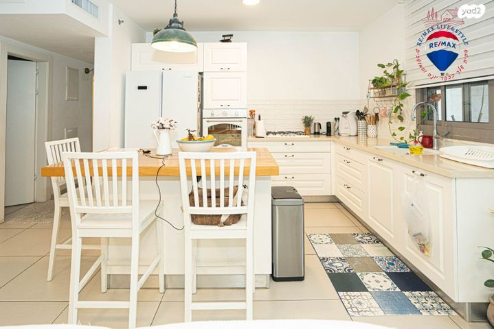 דירה, כפר יונה