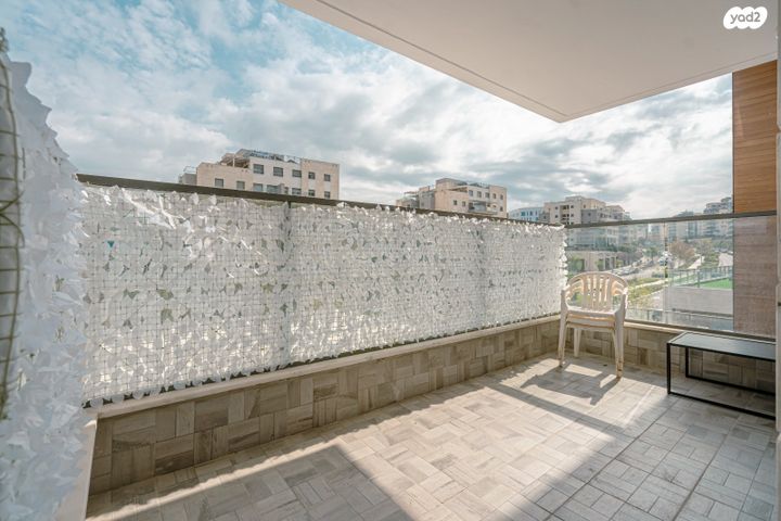 דירה, אלון, החורש, חריש