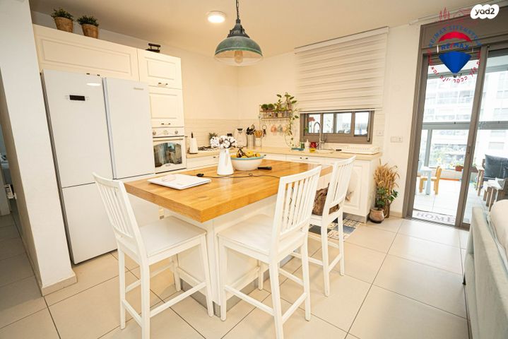 דירה, כפר יונה