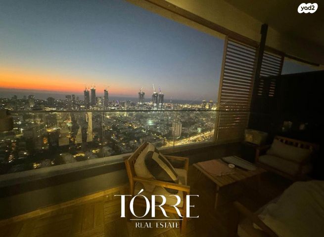 דירה, דרך מנחם בגין 158, מונטיפיורי, הרכבת, תל אביב יפו