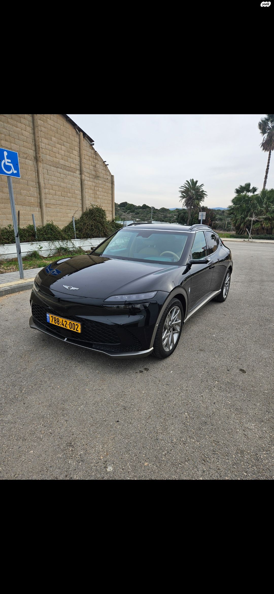 מודעת רכב ג'נסיס GV60